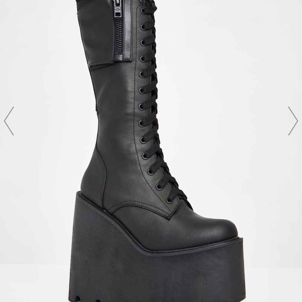 Current mood platform boots